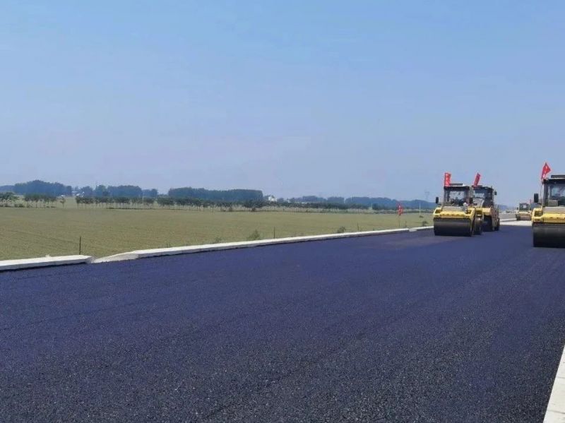 許信高速透層、封層和瀝青下面層試驗段攤鋪圓 滿成功